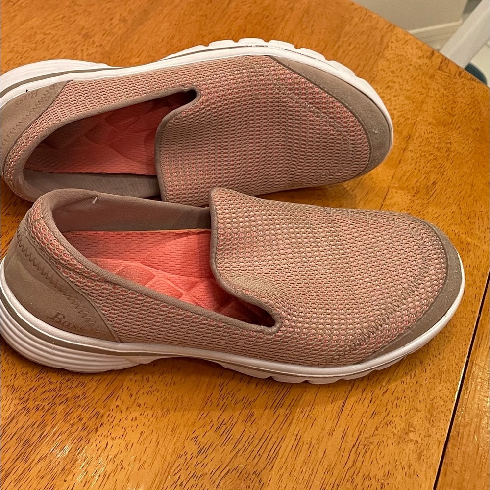 Women’s Bass Propel walkers size 6.5 M